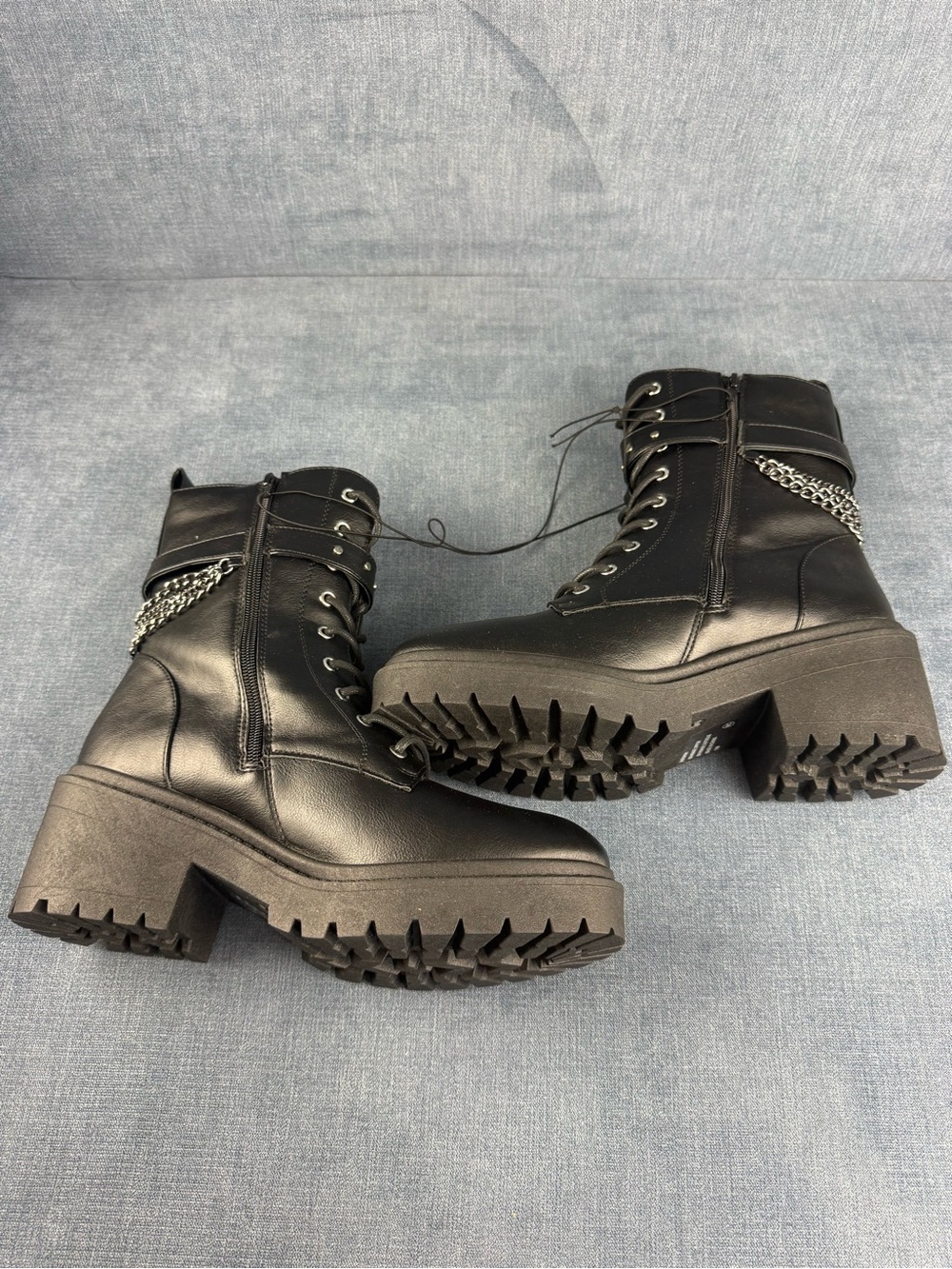POP Women’s Black Faux Leather Lace Up Ankle Boots SZ 10 New Heeled Chunky Chain - Picture 6 of 8